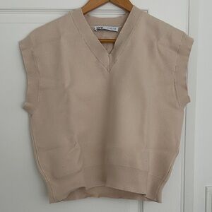 Zara Women's Cream V-Neck Sweater Vest